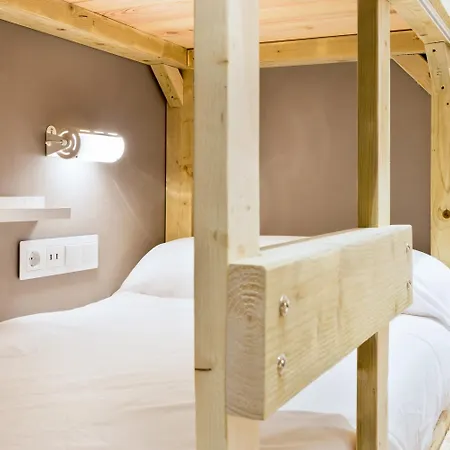 Ant Hostel *