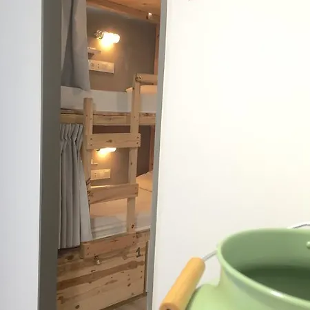 Vandrarhem Ant *