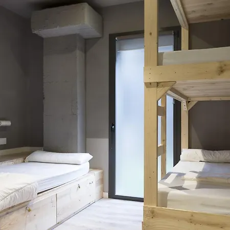 Ant Hostal *